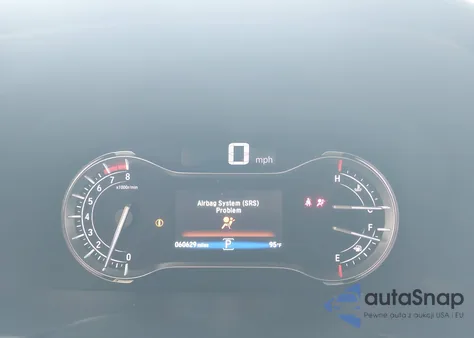 2016 Honda Pilot Touring z USA, uszkodzony, nr VIN 5FNYF5H91GB052797